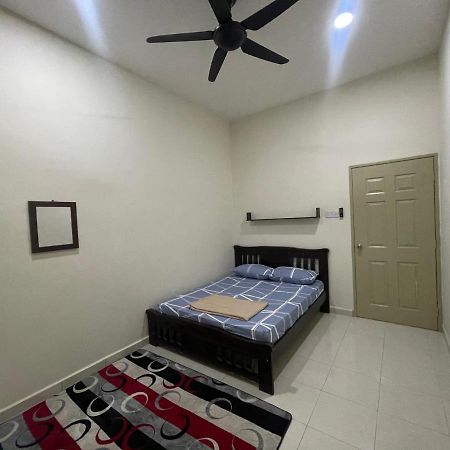 No 61 Nazirin Homestay Tmn Indah Raya 2 Manjung Lumut Buitenkant foto