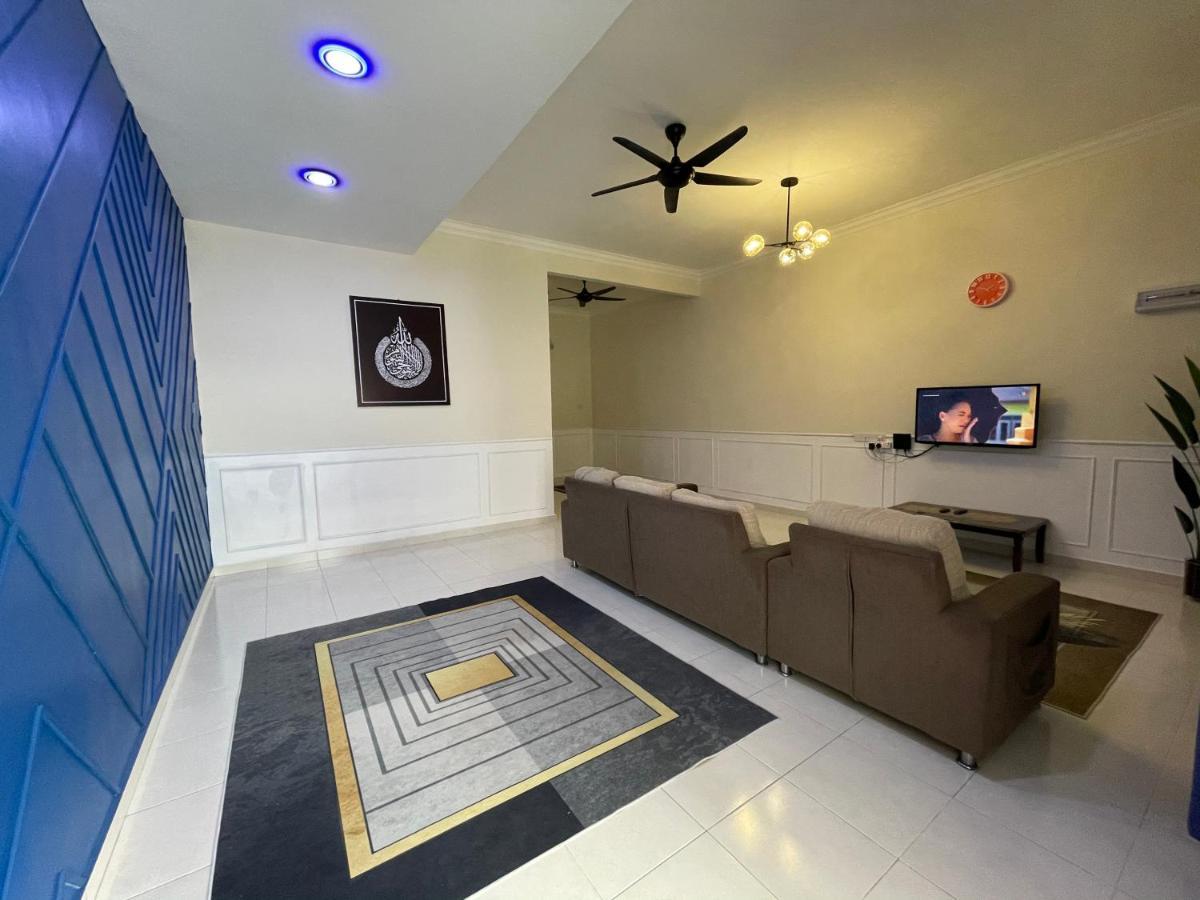 No 61 Nazirin Homestay Tmn Indah Raya 2 Manjung Lumut Buitenkant foto
