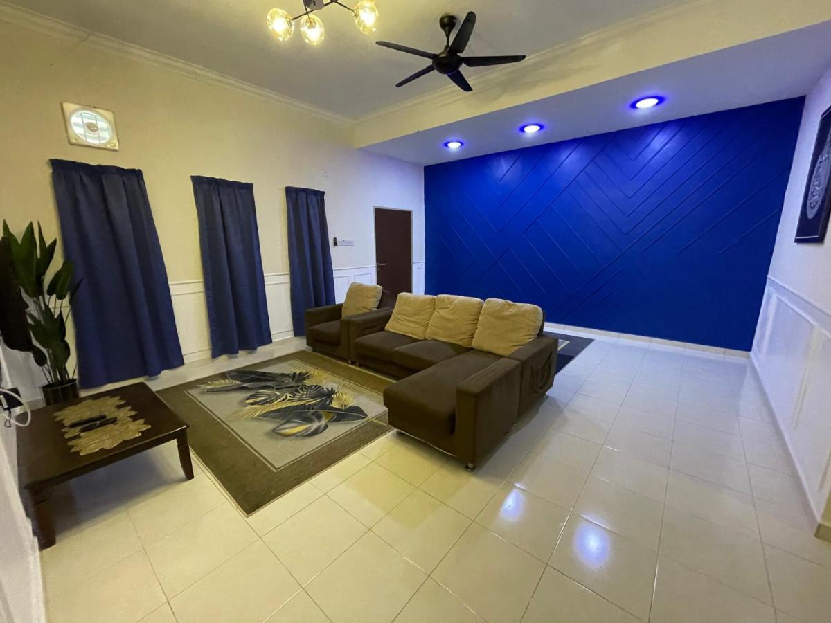 No 61 Nazirin Homestay Tmn Indah Raya 2 Manjung Lumut Buitenkant foto